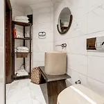 Parna Hotel *